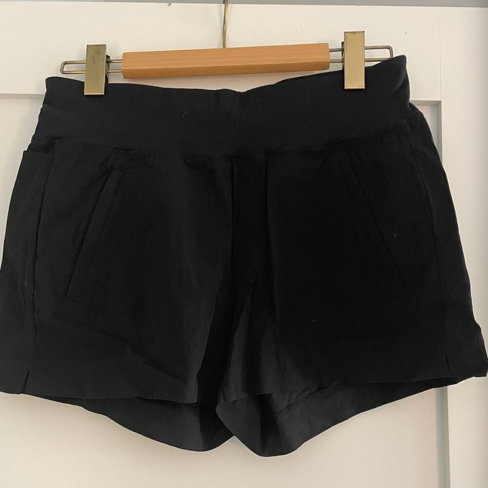 Athleta Trekkie North Shorts Black- Size 6